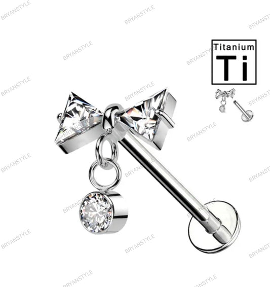 piercing labret in titanio a forma di fiocco con pendente