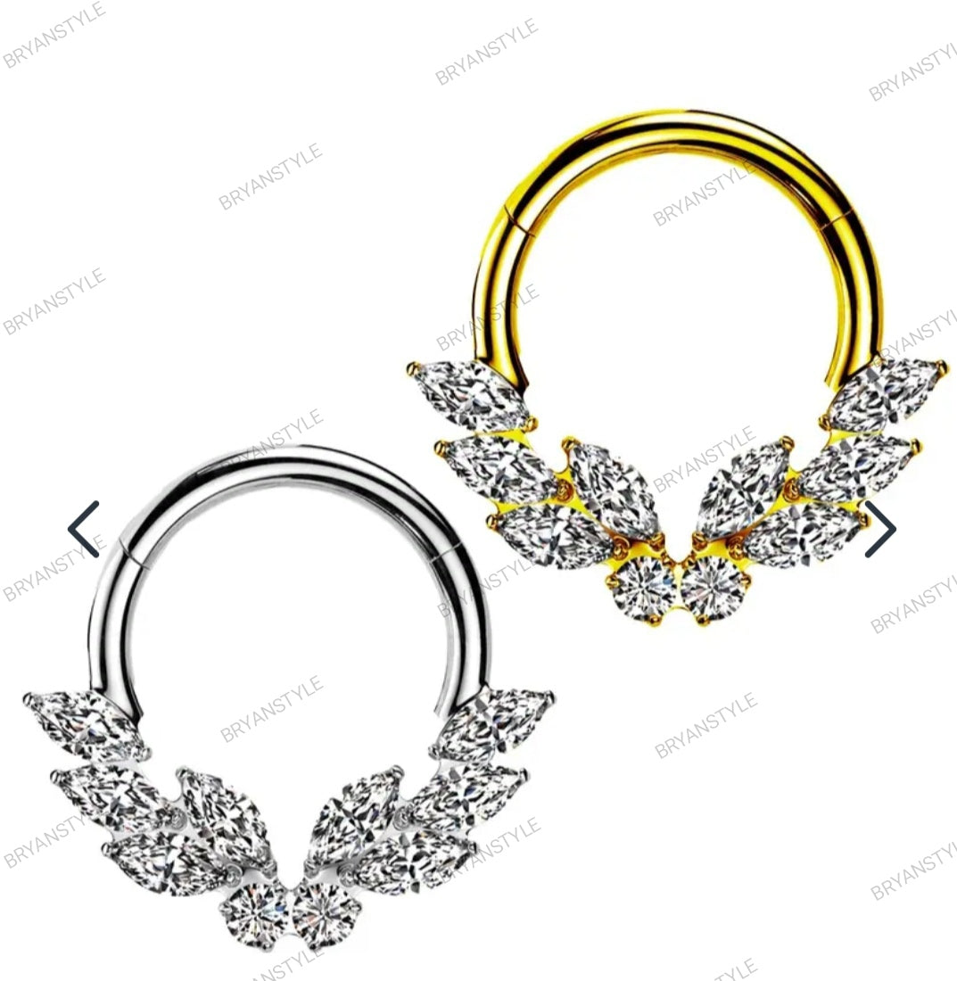 piercing cerchio clicker in titanio con ali di cristallo