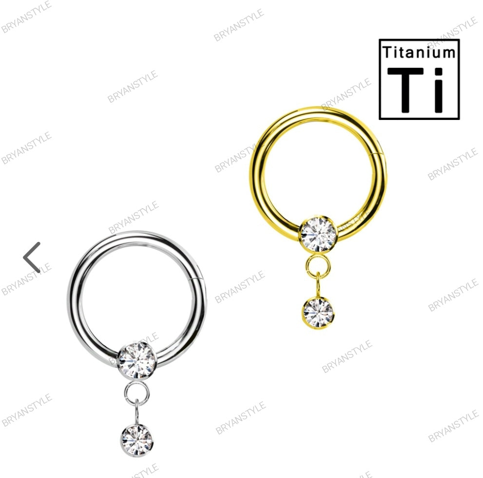 cerchio clicker in titanio con pendente e cristalli