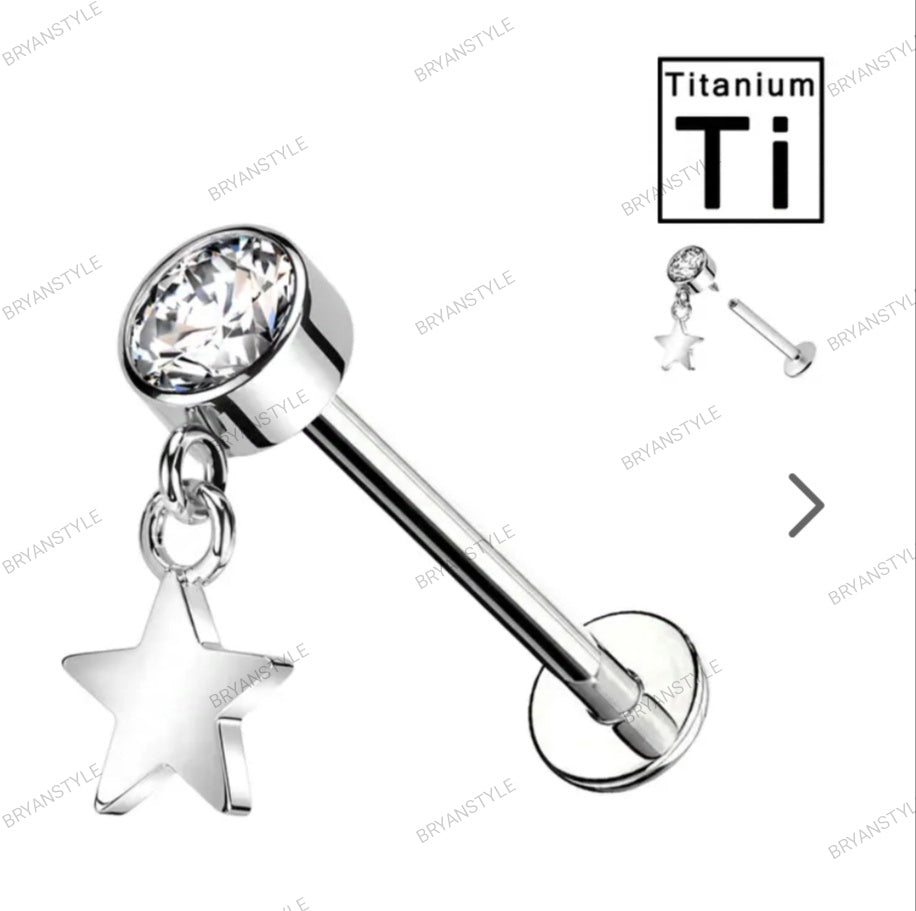 piercing labret in titanio con punto luce e pendente a forma