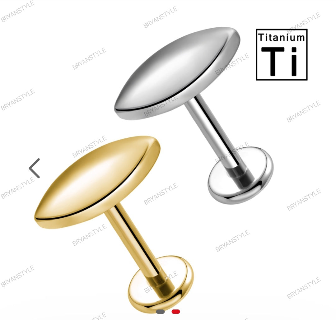 piercing labret in titanio co disco 3d