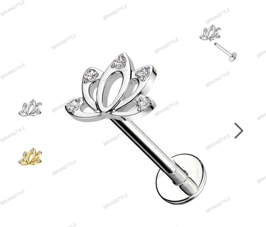 piercing labret in acciaio fiore di loto con cristalli