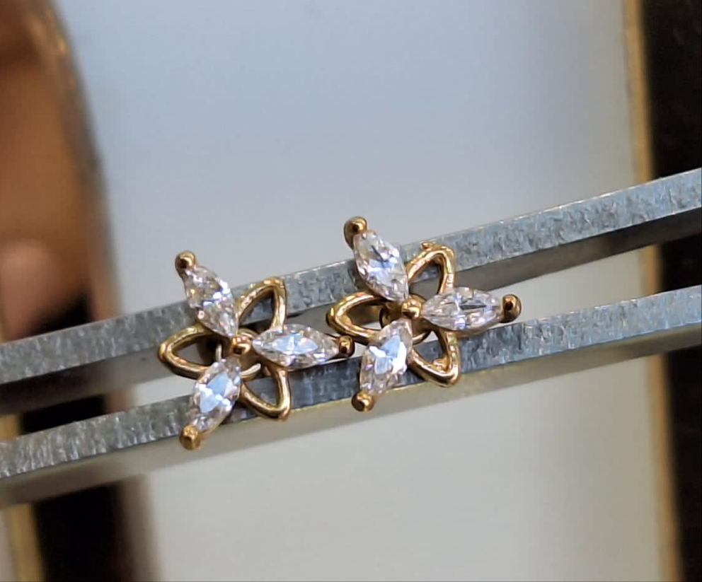 Piercing Barbell con 3 cristalli allungati