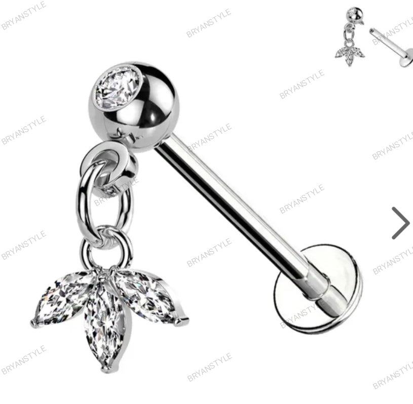 Piercing Labret con Ciondolo a Forma di Petali e con Filettatura Interna