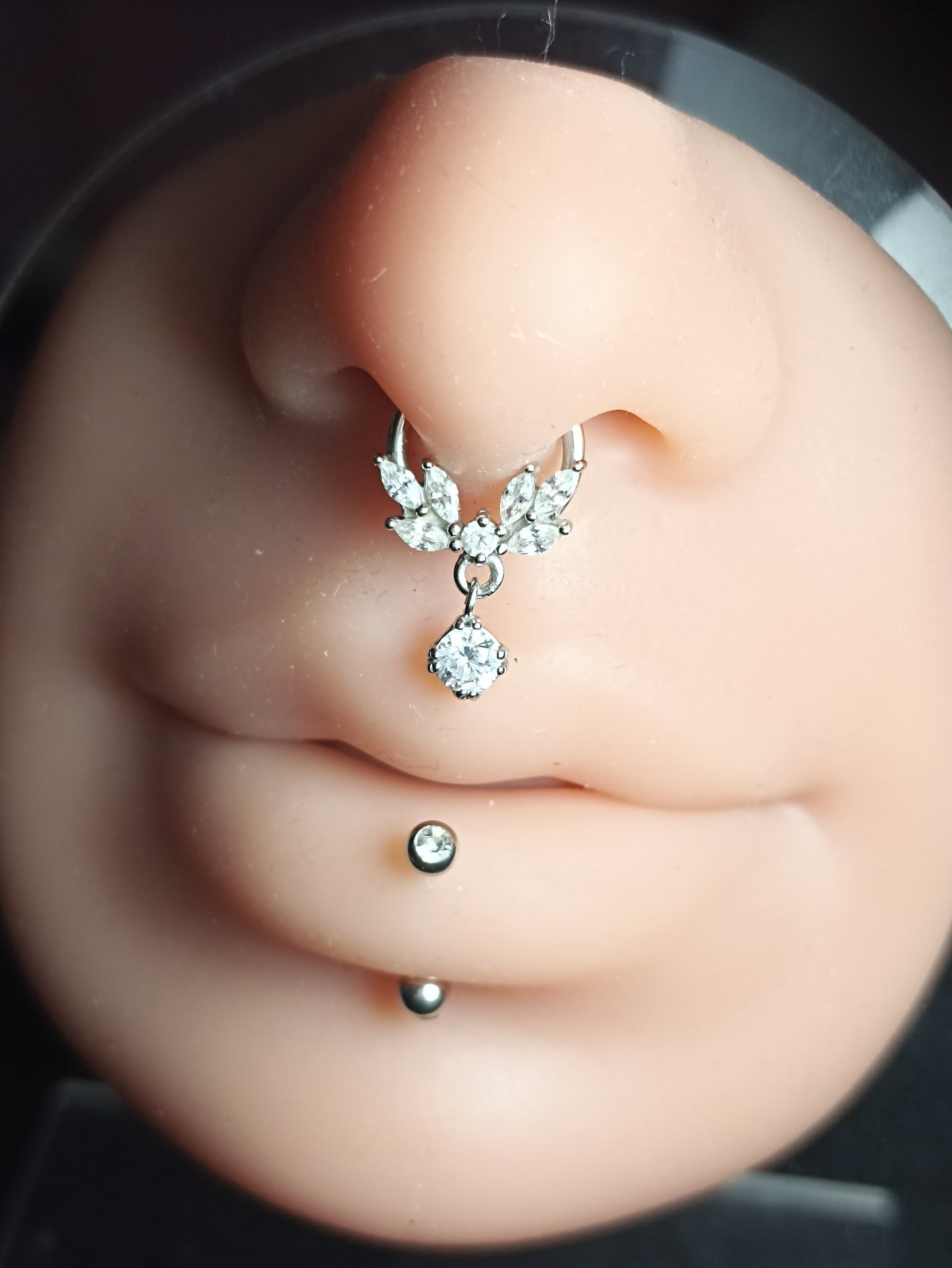 cerchio clicker con cristalli e pendente