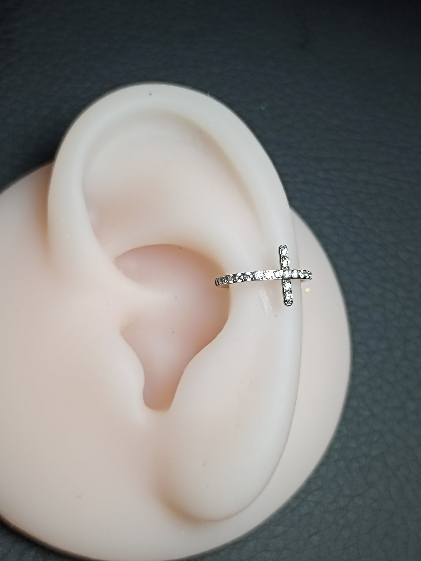 cerchio clicker con croce e cristalli