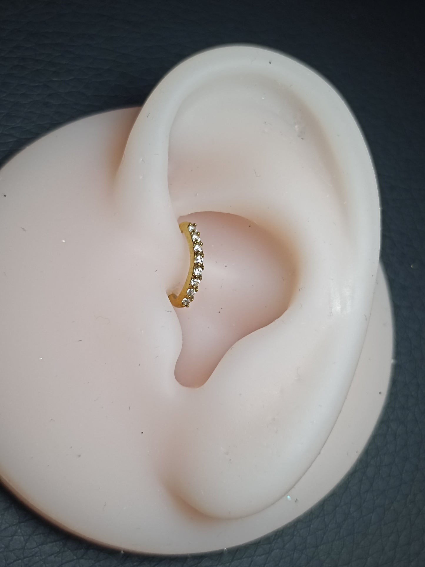 cerchio clicker acciaio 316l forma schiacciata con cristalli