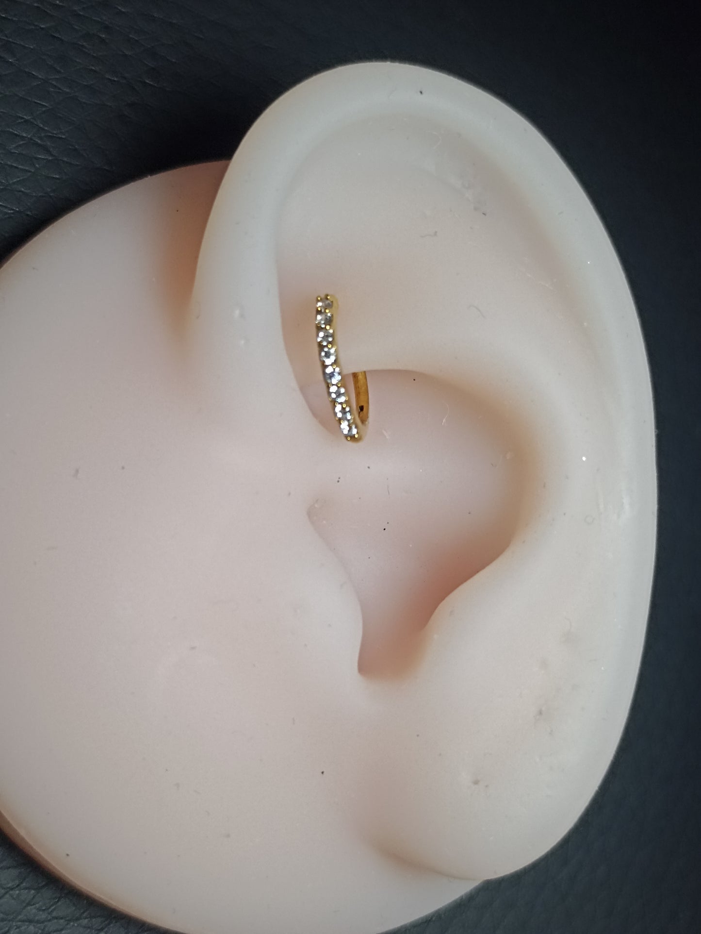 cerchio clicker acciaio 316l forma schiacciata con cristalli