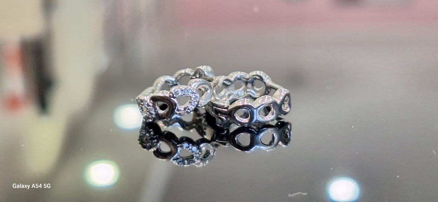 Piercing cerchio a catena con cristalli
