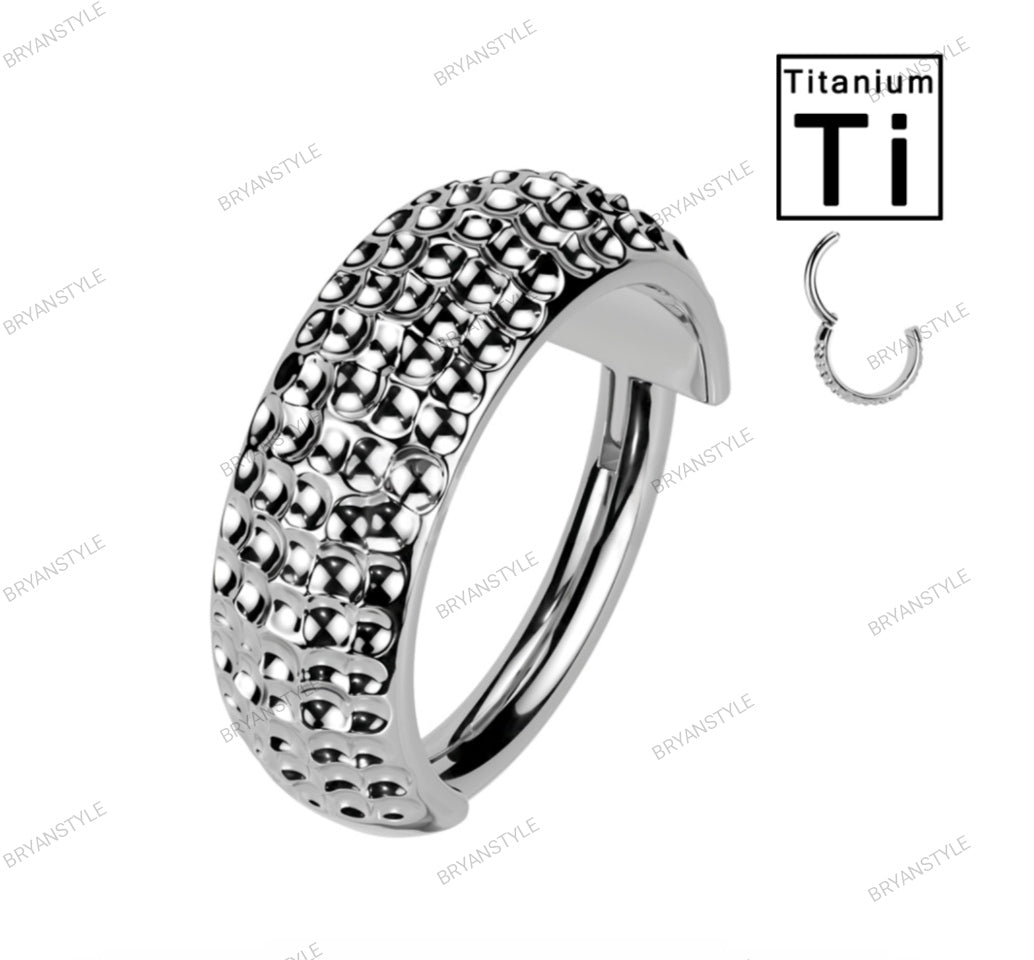 Piercing Cerchio Clicker in Titanio con Sfere