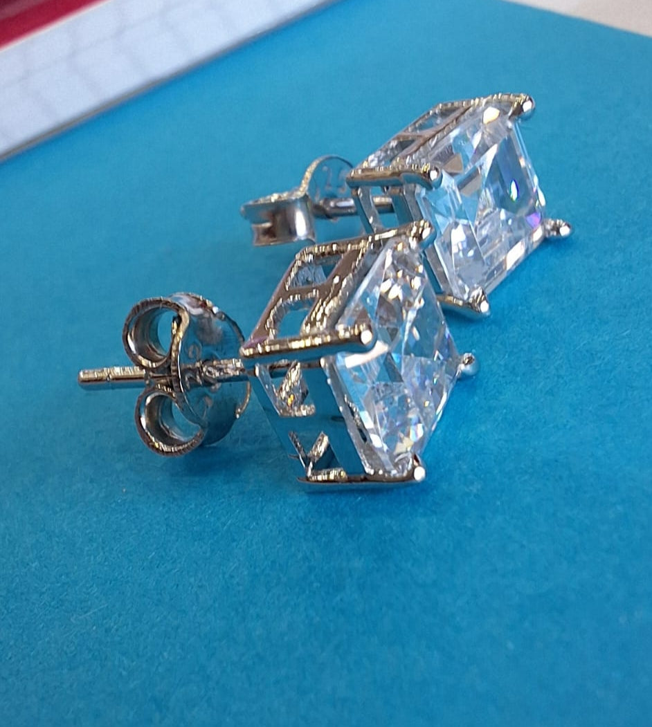 Orecchino per lobo in argento 925 con cristallo