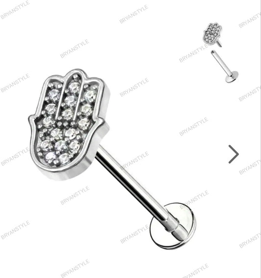 piercing labret in acciaio con mano di fatima e cristalli
