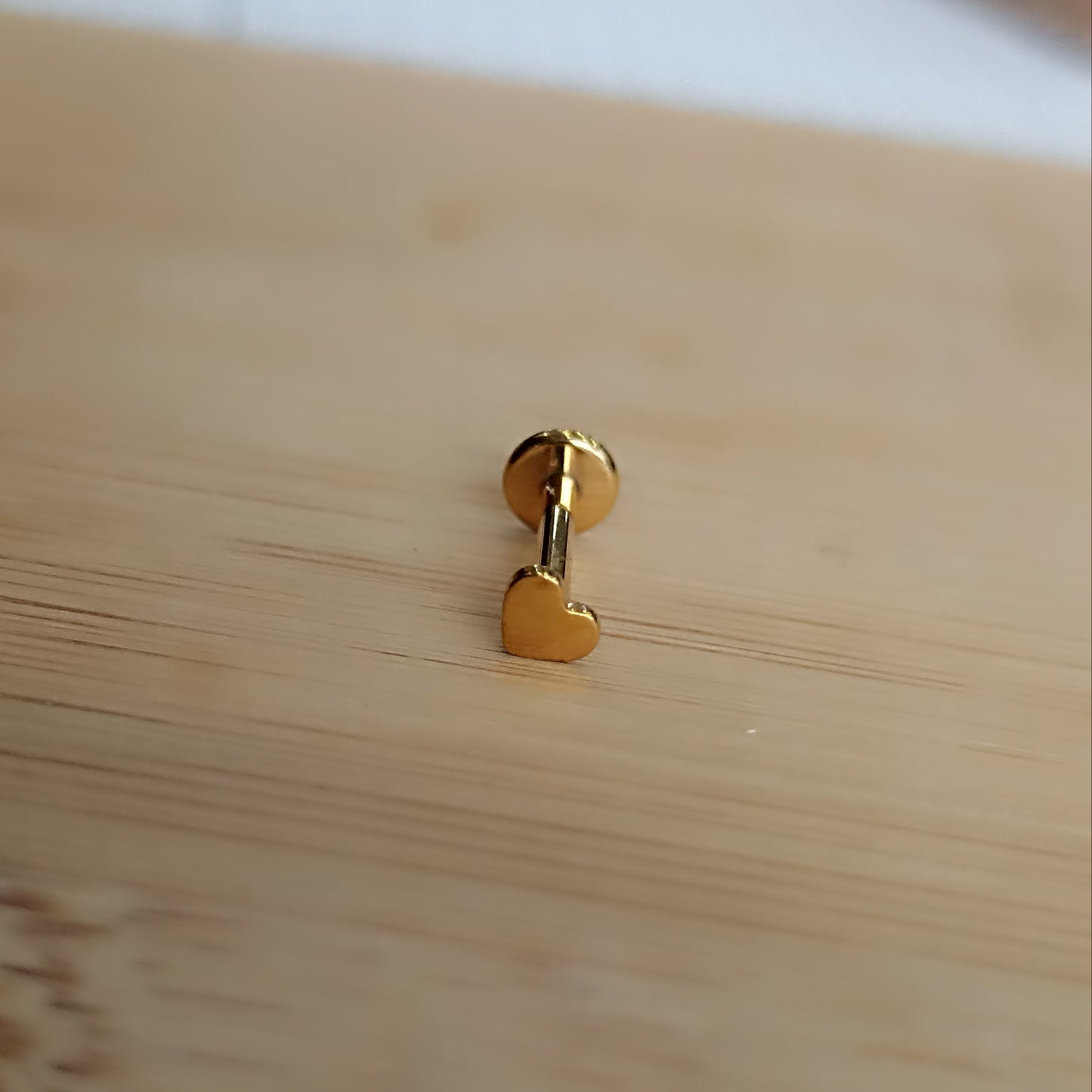 piercing labret a forma di cuore