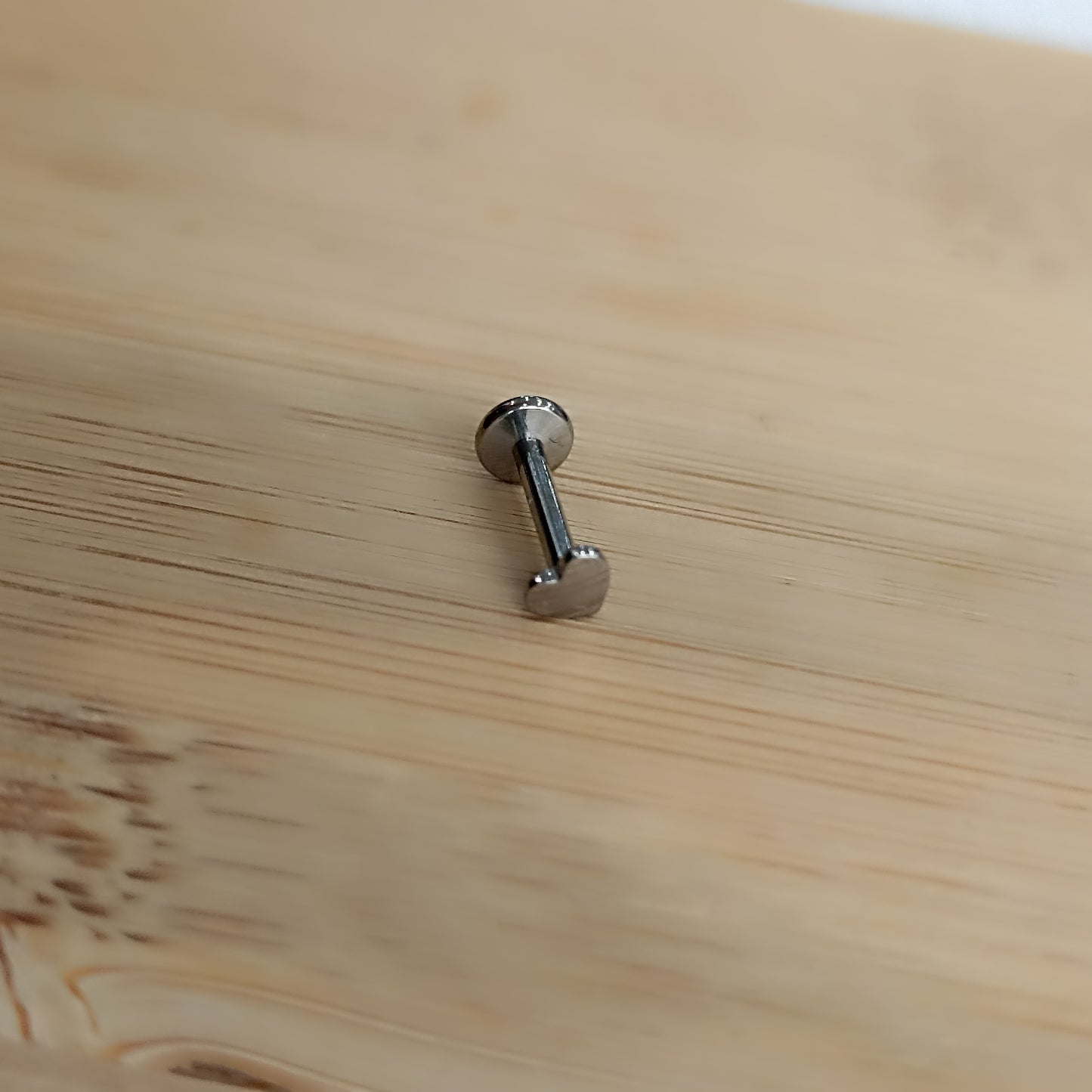 piercing labret a forma di cuore