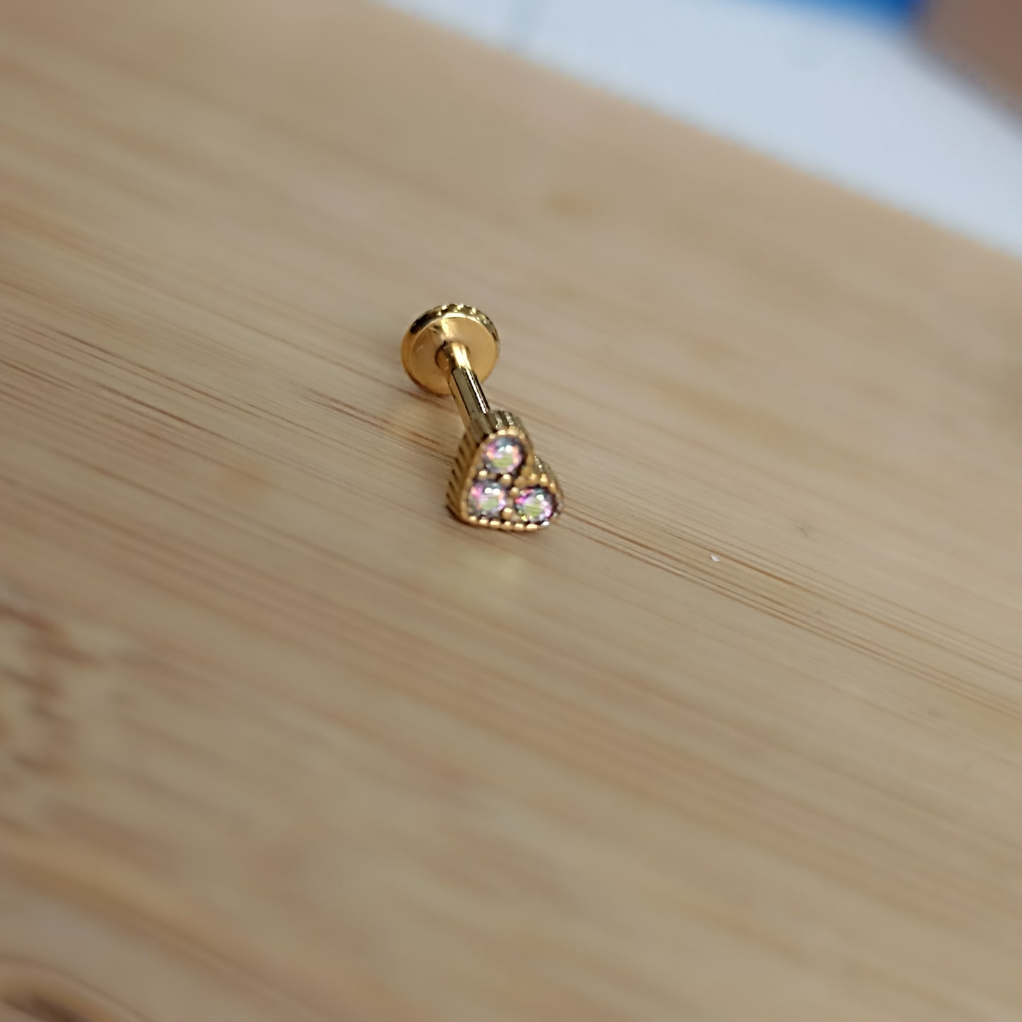 piercin labret in acciaio con cuore e cristalli