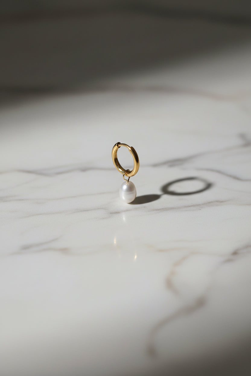 Orecchino con ciondolo perla ovale