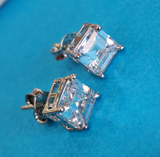 Orecchino per lobo in argento 925 con cristallo