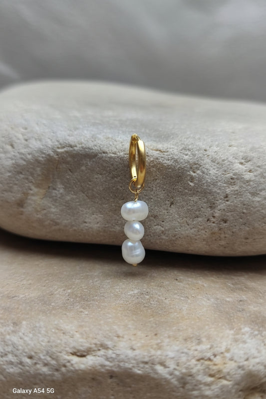 Orecchino cerchio Clicker in acciaio chirurgico con tre perle deformate