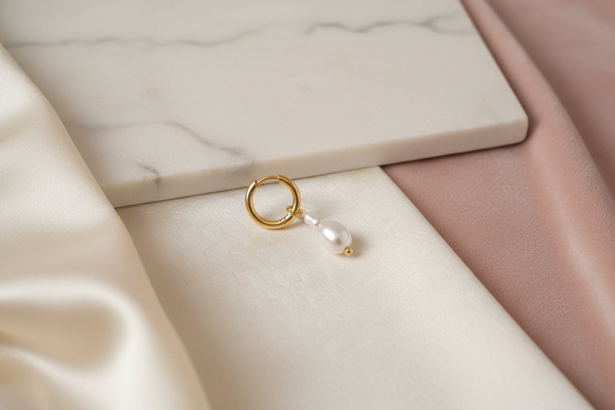 Orecchino cerchio clicker con perla piccola deformata e più grande